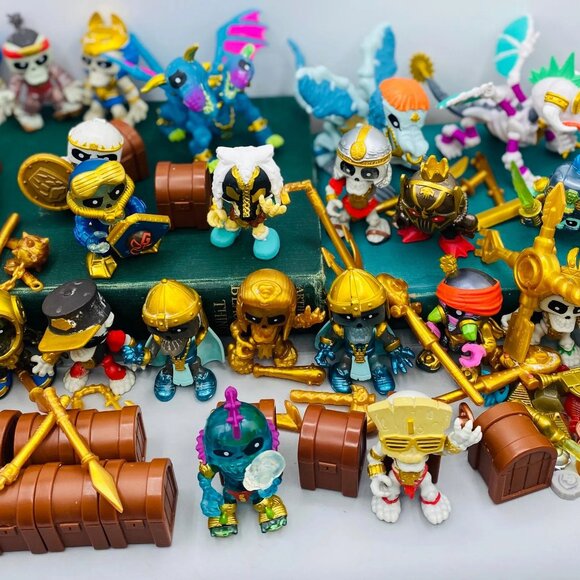 Treasure X Bundle Toy Mixed lot 26 Figures Plus Accessories Treasure Weapons  Mo - Picture 1 of 9